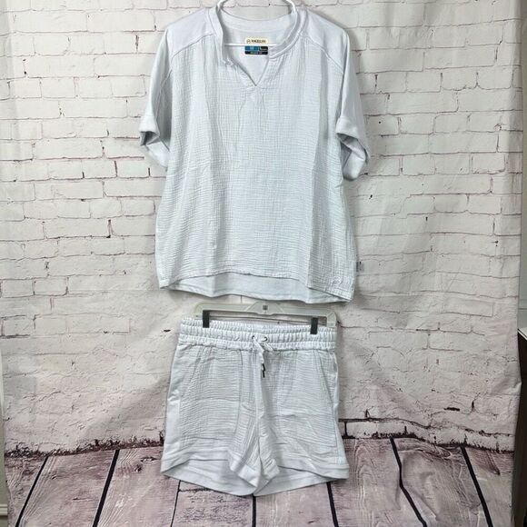 Magellan Outdoors Lounge Set Womens Large Relaxed Fit Shirt Shorts 2 Pc White - Picture 1 of 13